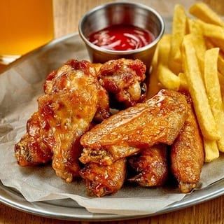 Wings 6 Pieces with Fries and Soda